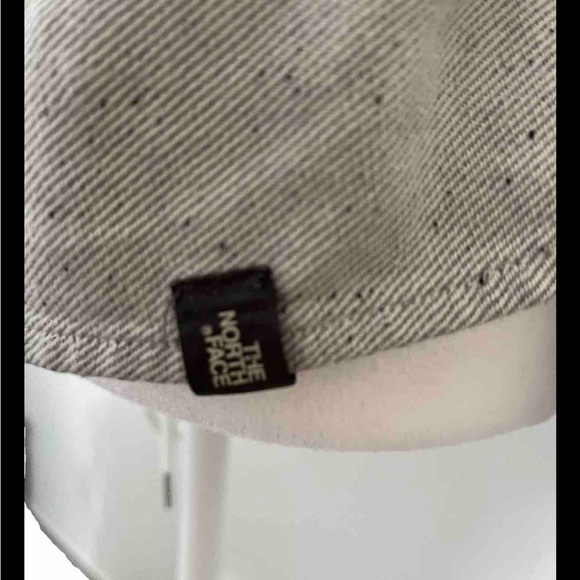 The North Face Oatmeal Textured 98% Cotton Button Front Long Sleeve Shirt XS - Picture 2 of 8